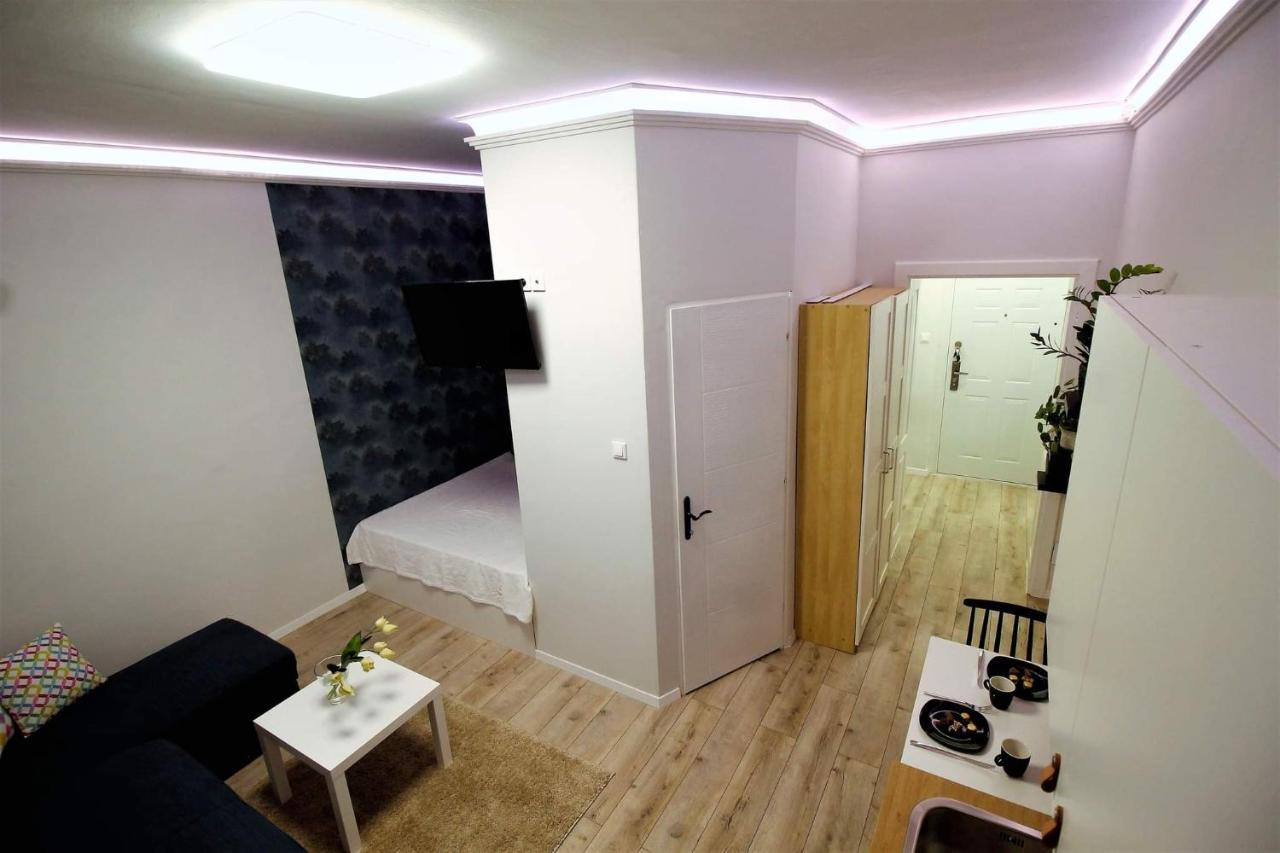 Viktoria Studioapartman 杰尔 外观 照片